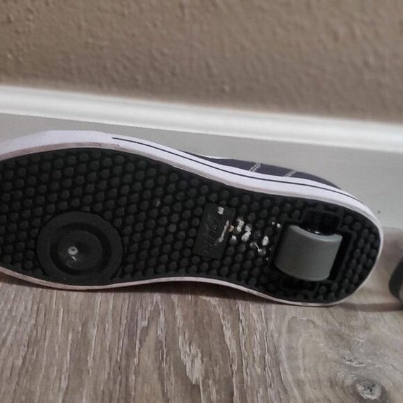 Heely's - Picture 5 of 6